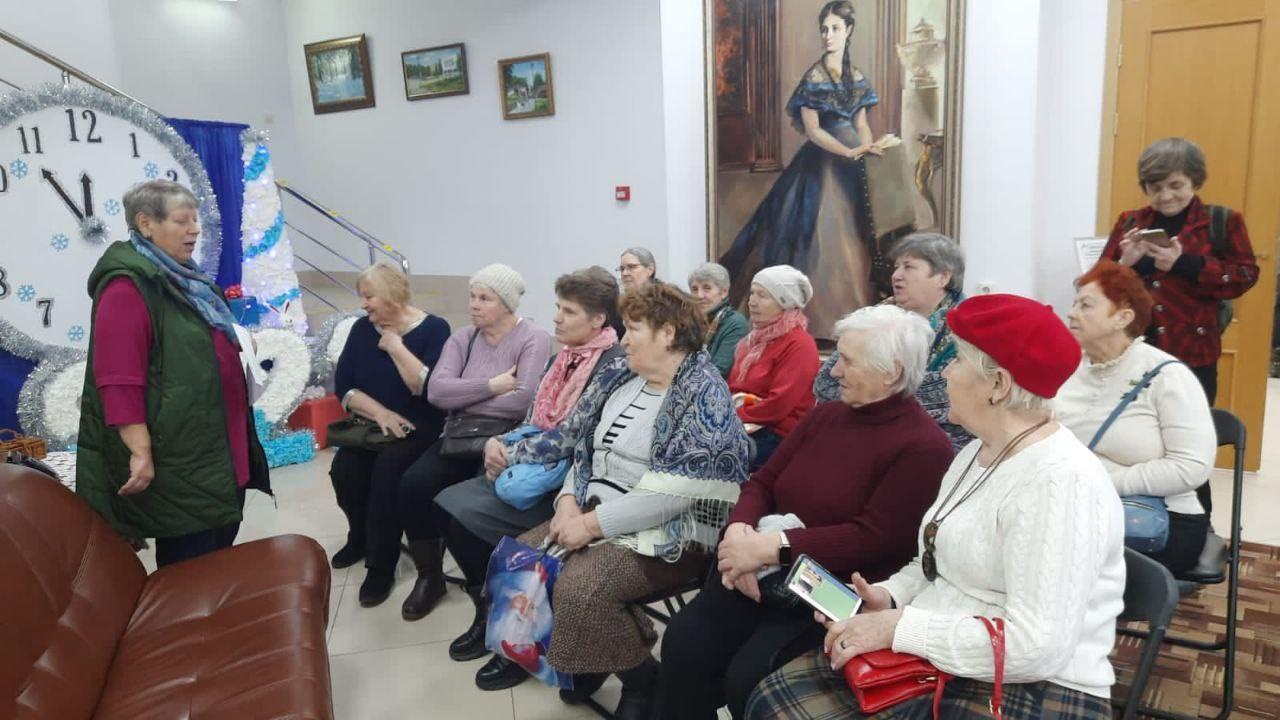 В рамках губернаторского проекта «Активное долголетие» группа жителей  округа совершила экскурсию в Шаховской музей