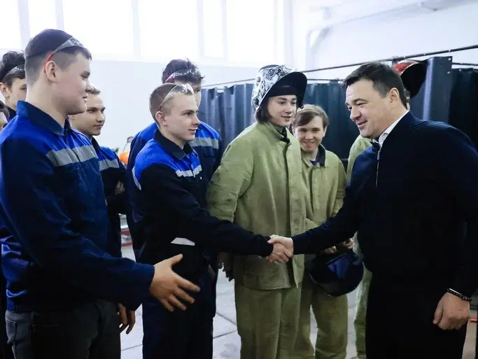 Губернатор посетил Павлово-Посадский техникум и пообщался со студентами