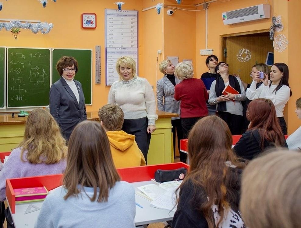 Глава Электростали проверила, соблюдается ли температурный режим во флагманской гимназии