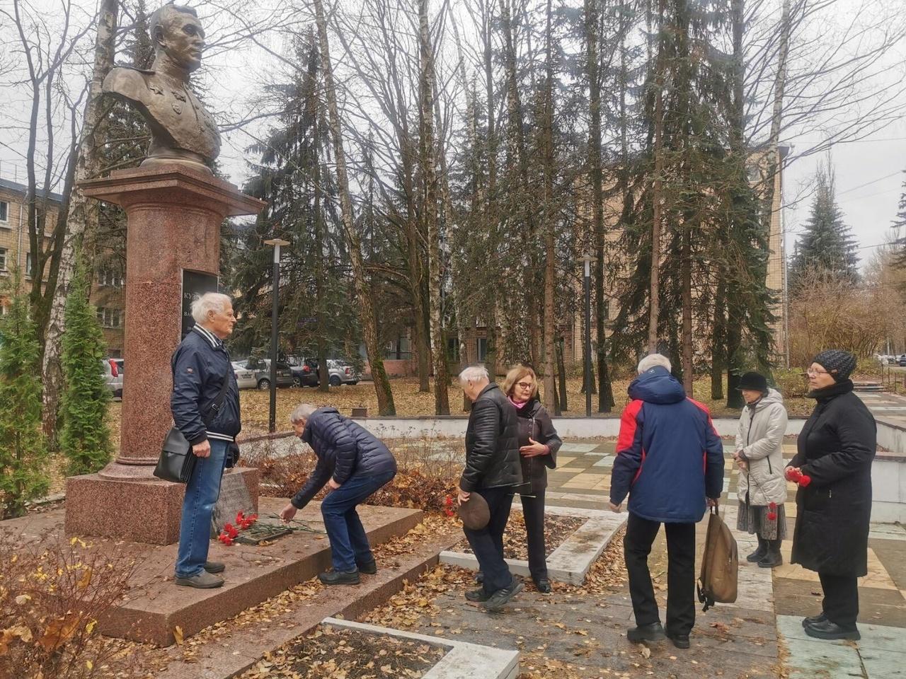 Пущинцы почтили память дважды Героя Советского Союза Михаила Кузнецова