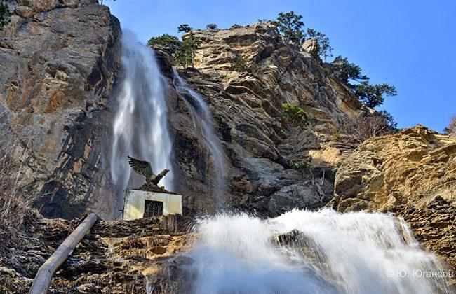 Тропу у знаменитого водопада Крыма открыли после камнепада (ФОТО, ВИДЕО)