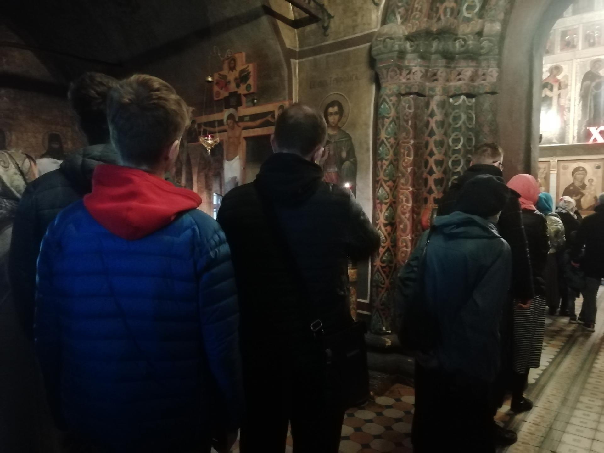 Тысячи  верующих побывали на пасхальных службах в Саввино-Сторожевском монастыре в Звенигороде