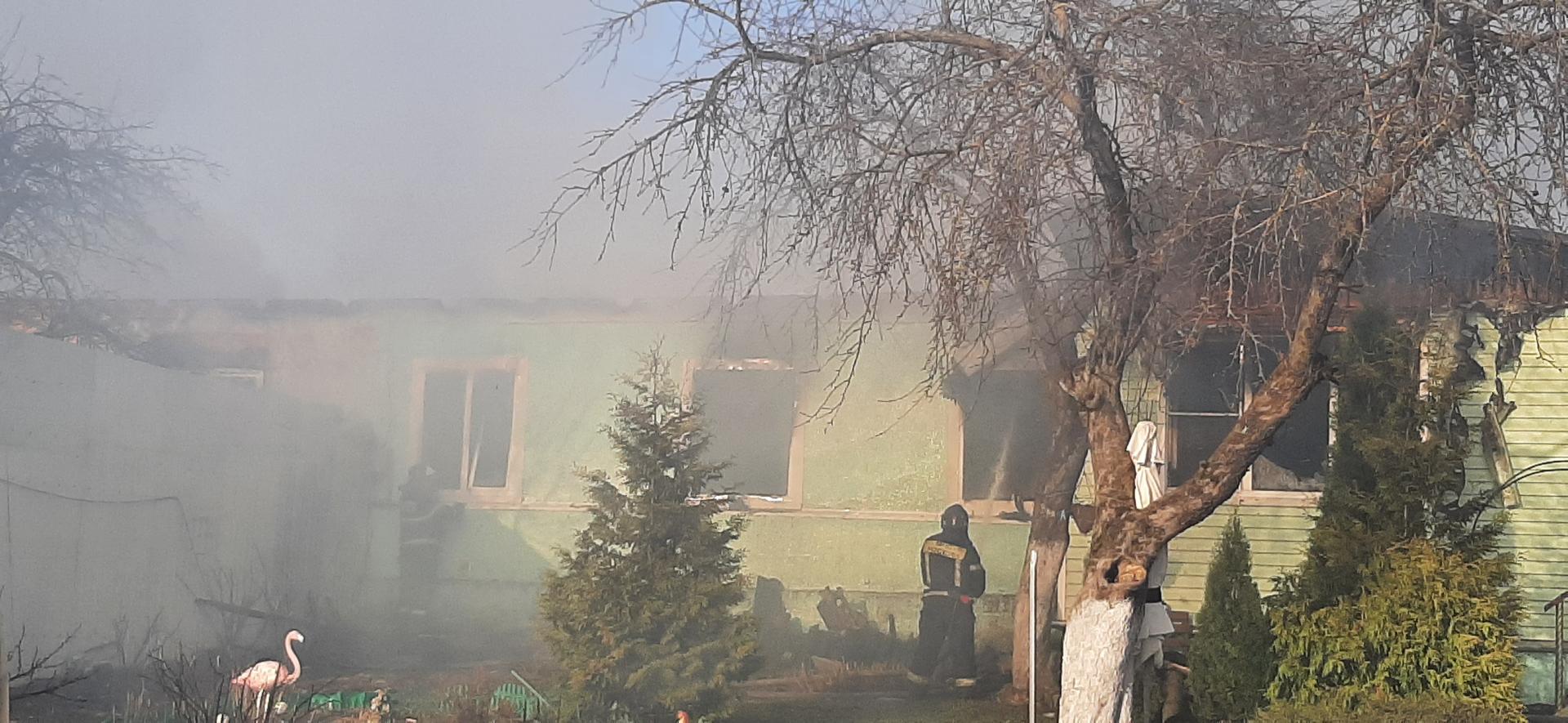 Пожар произошел в частном доме в Наро-Фоминске