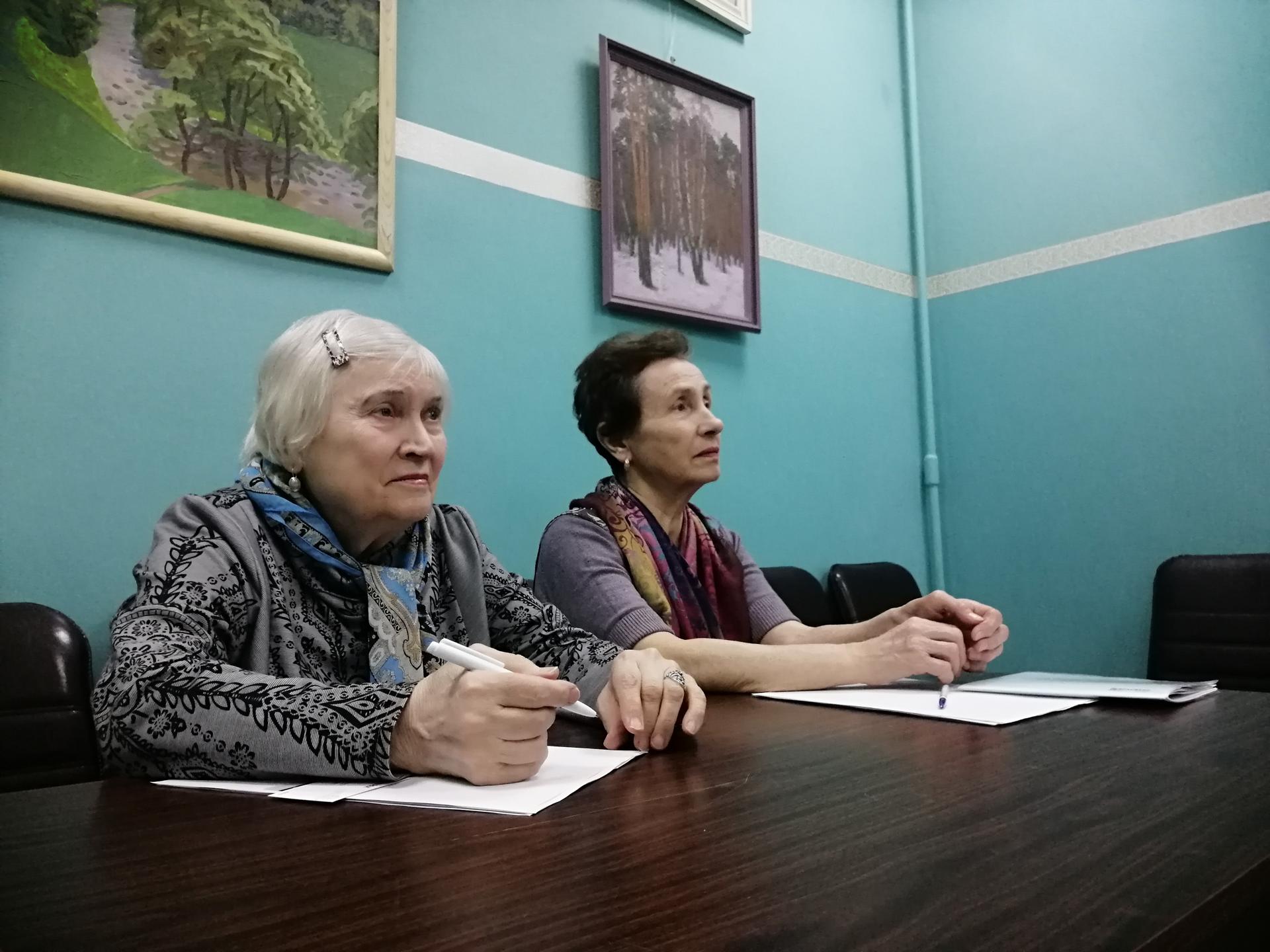 Тонкости финансовой грамотности познают протвинские пенсионеры на курсах при библиотеке