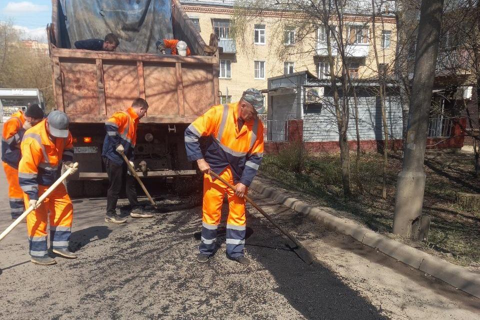 Ямочный ремонт начали на семи улицах Подольска