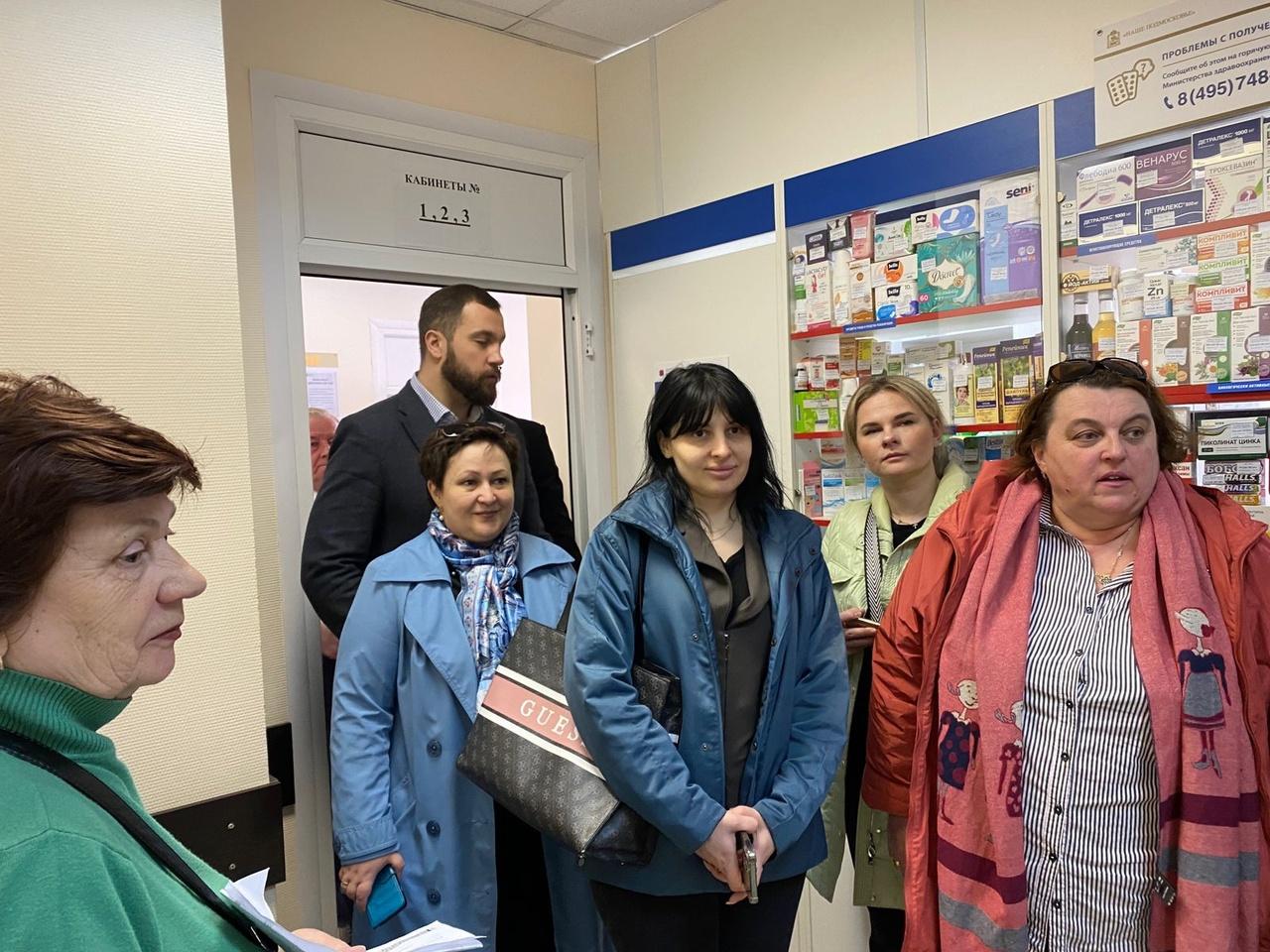 В Чехове депутаты проверили работу взрослой амбулатории микрорайона Губернский