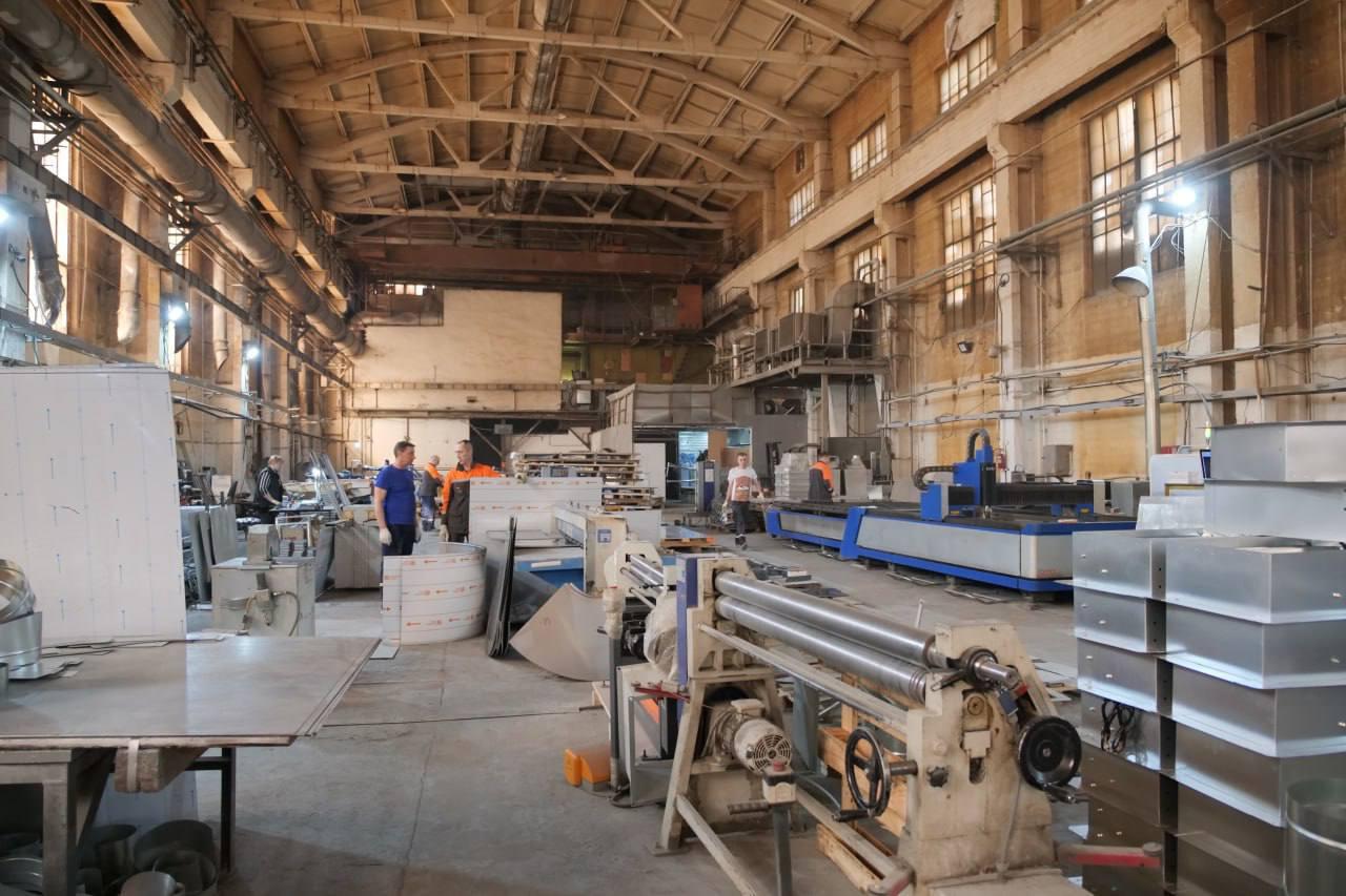 Владимир Волков посетил люберецкий завод по производству систем вентиляции