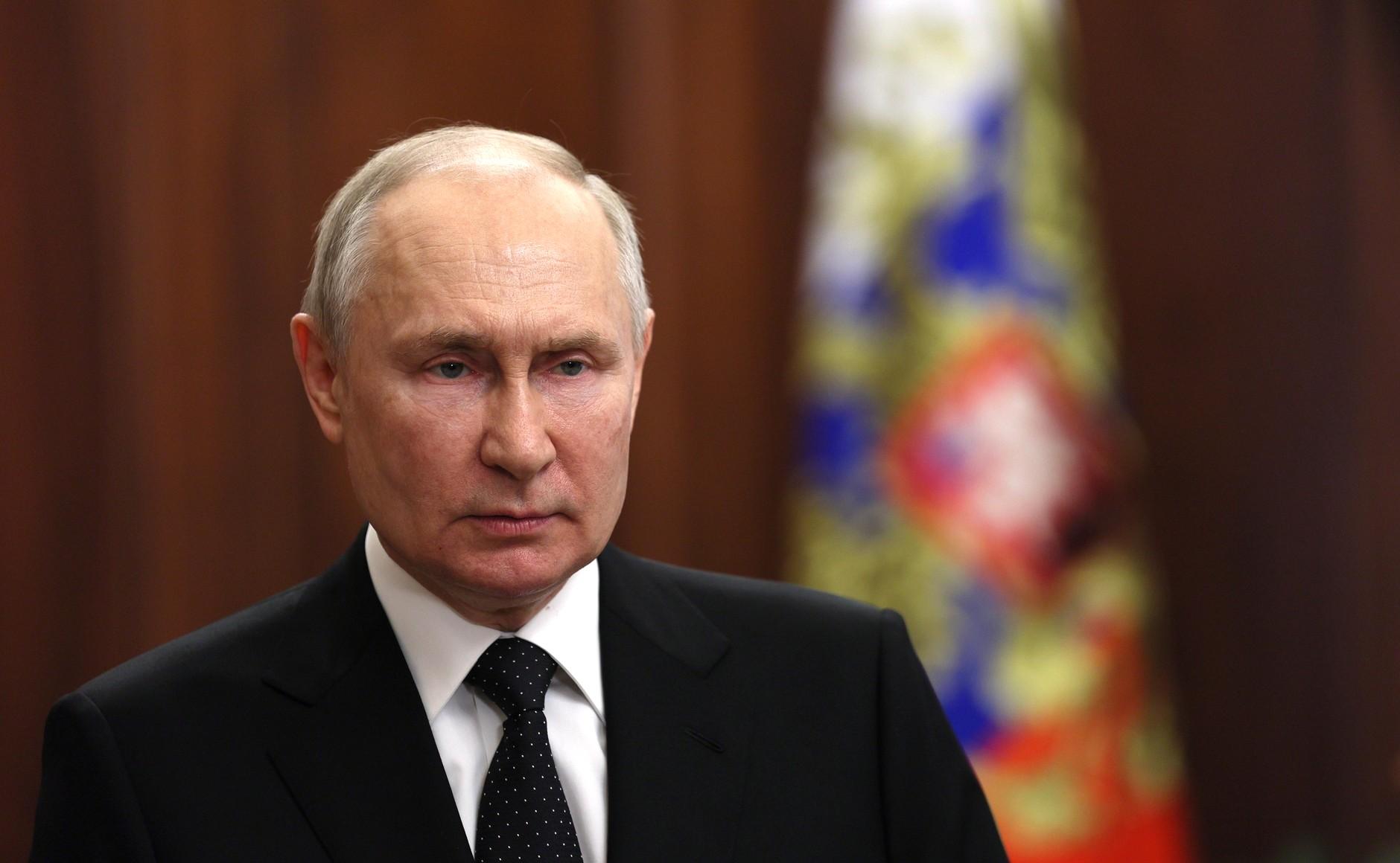 Владимир Путин: "Эта поддержка позволила нам вместе преодолеть сложнейшие испытания для нашей Родины"