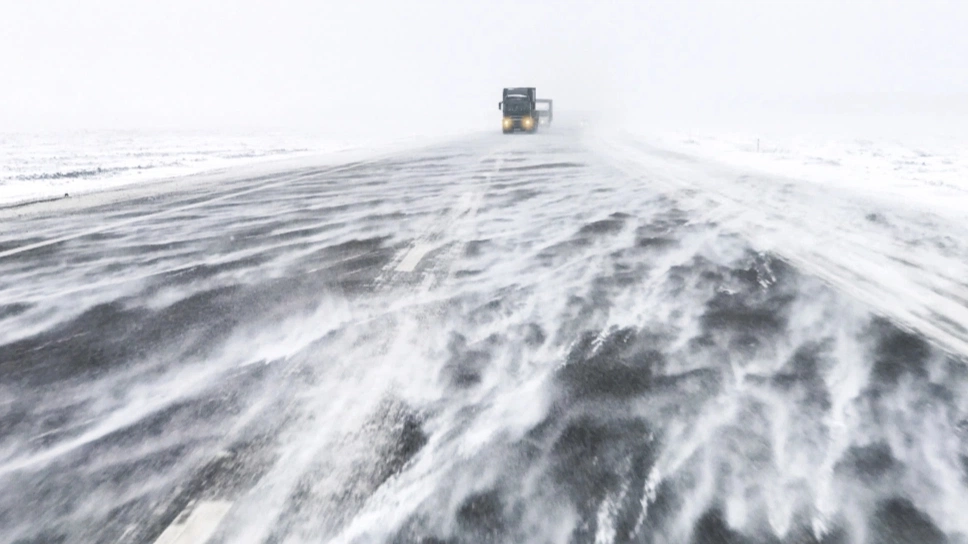 На Ямале штормит. Регион накроет сильным ветром и снегопадом