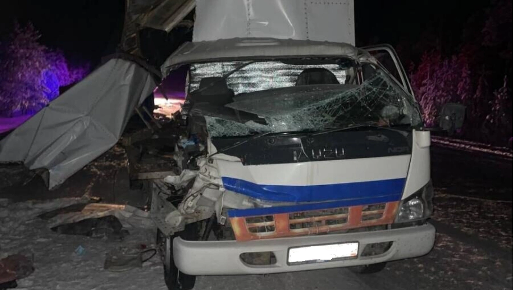 В ЯНАО при столкновении двух грузовиков погиб человек