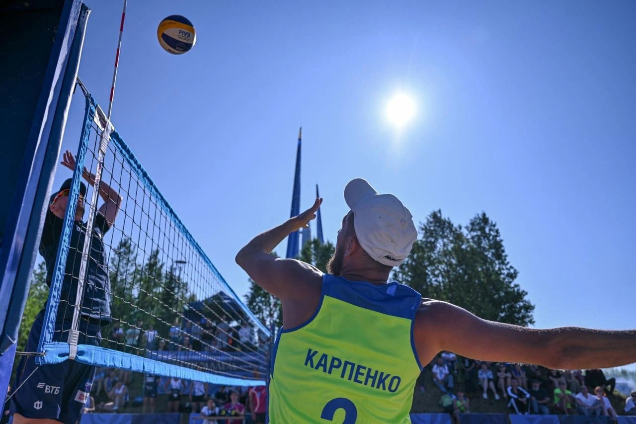 В ЯНАО стали известны победители первого турнира по пляжному волейболу на Полярном круге
