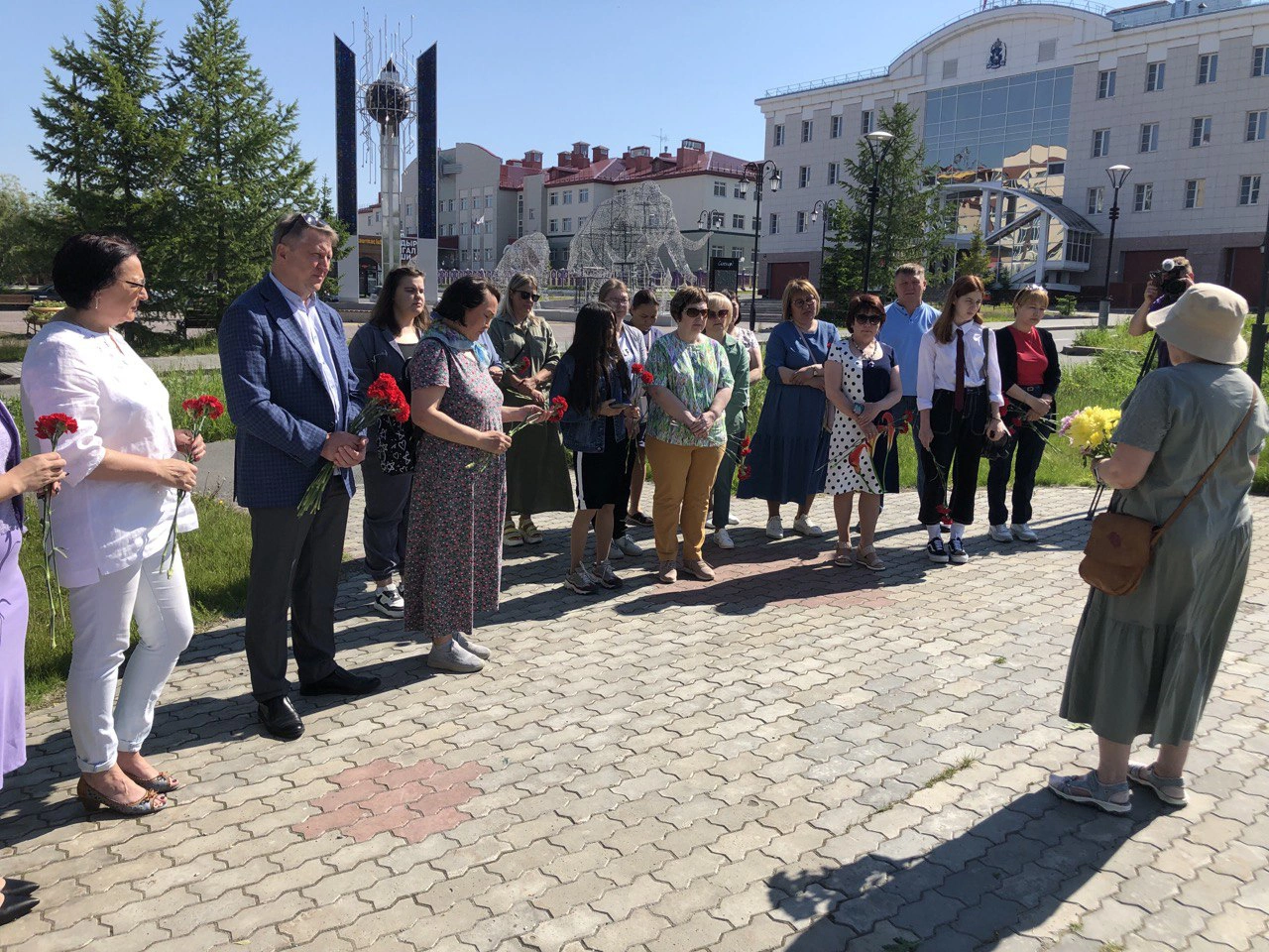 В Салехарде почтили память журналистов ОГТРК «Ямал-Регион», погибших 14 лет назад