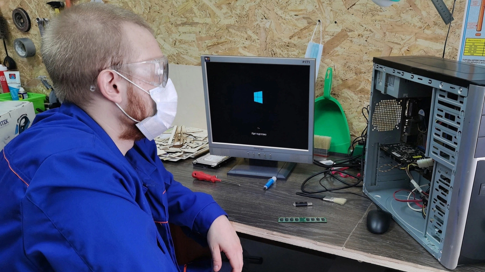 «ДоброСборка». В Муравленко дают вторую жизнь старым компьютерам и дарят их нуждающимся