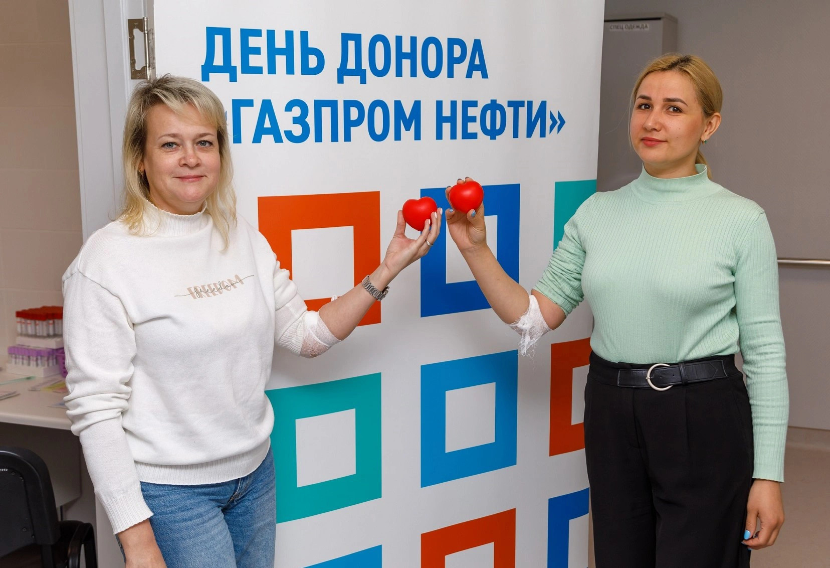 Ямальские нефтяники провели волонтерскую акцию ко Всемирному дню донора