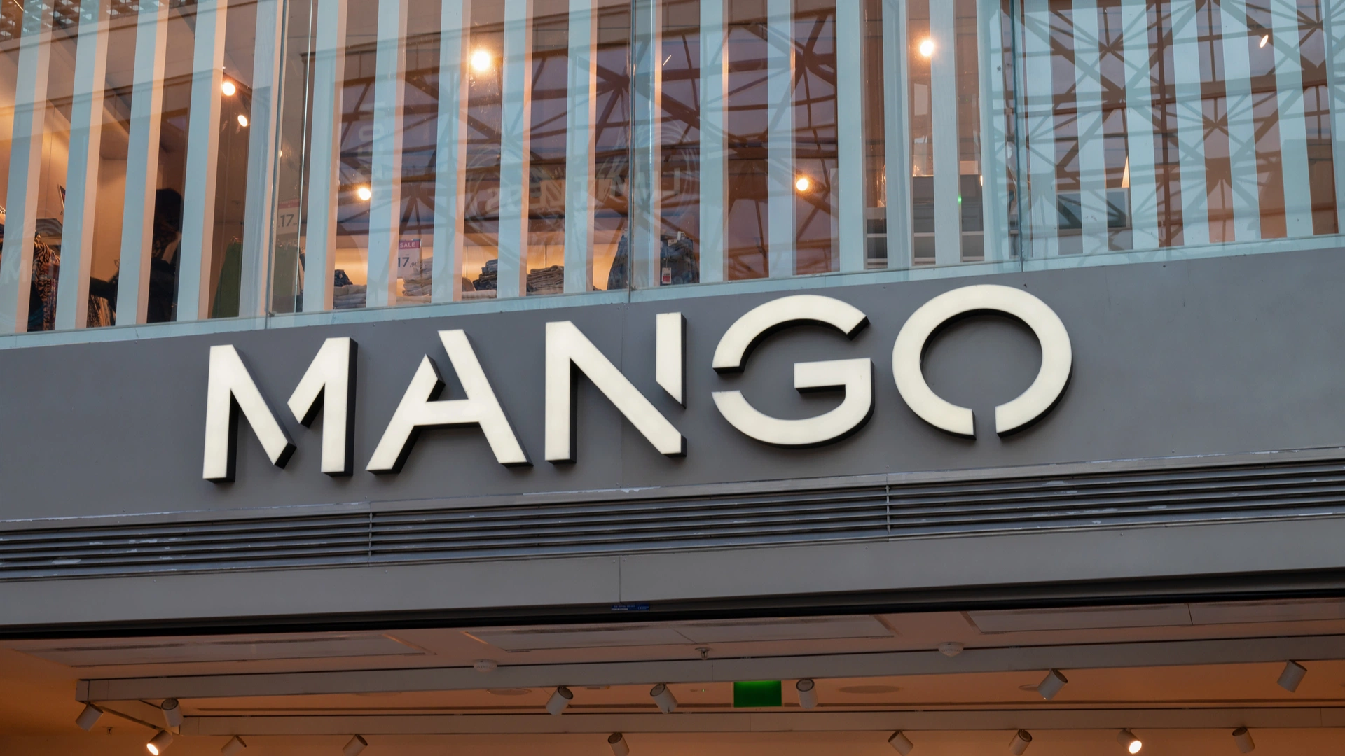 Производитель одежды Mango отдаст управление российскими магазинами своему партнёру