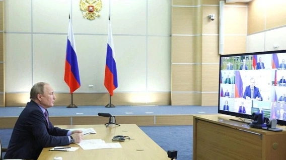 Владимир Путин: Нужно просчитывать запас мощности при проектировании таких транспортных потоков как Северный широтный ход