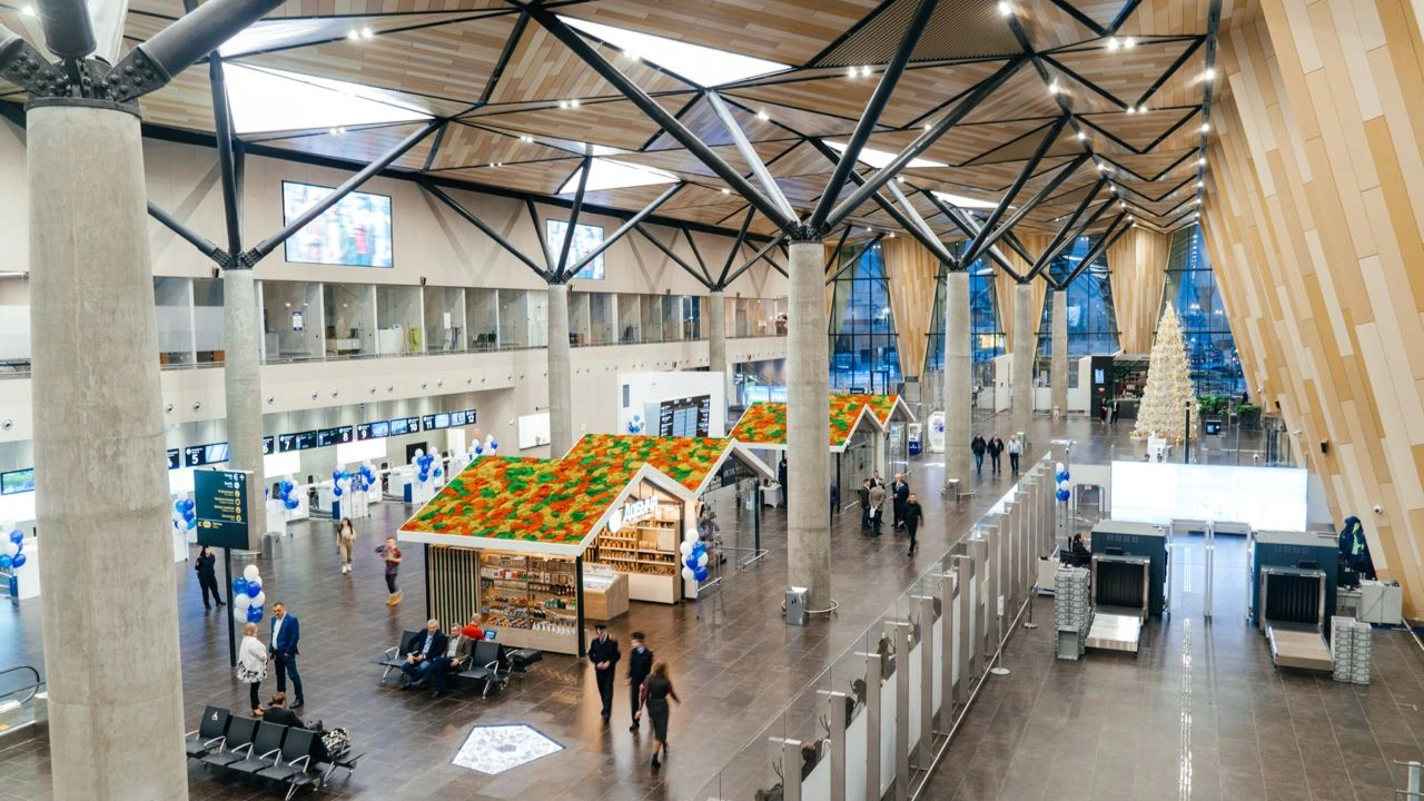 Новый терминал аэропорта Нового Уренгоя уже принял более 32 тысяч пассажиров
