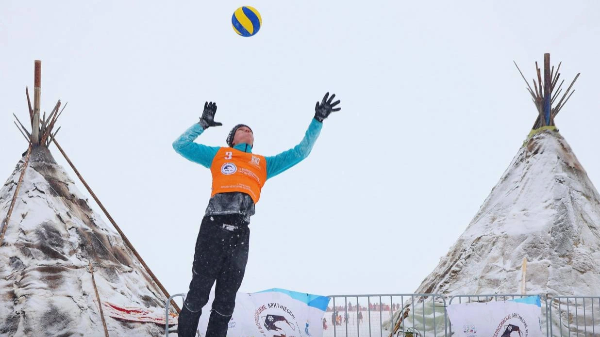В Новом Уренгое с 1 апреля начнутся соревнования по снежному волейболу