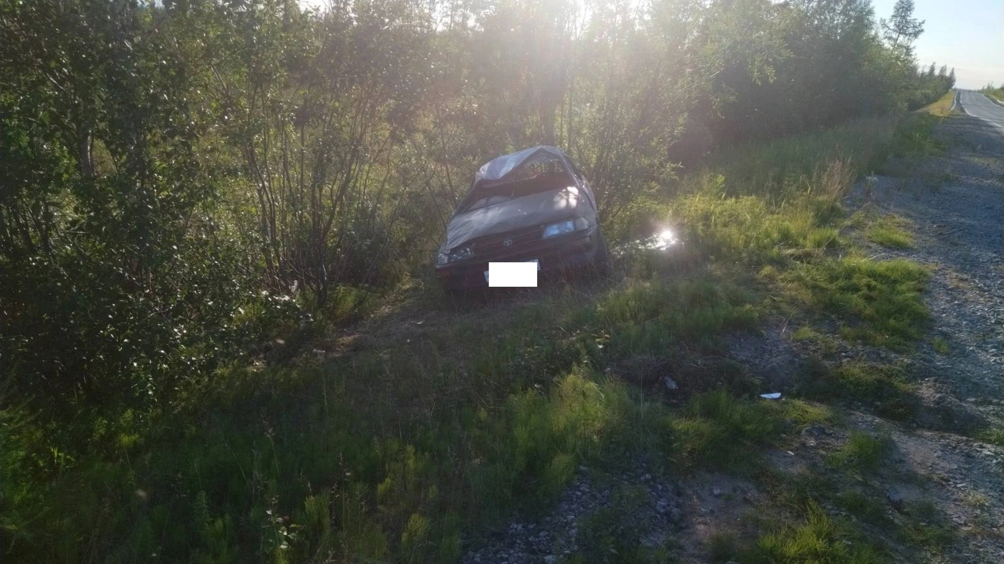 На трассе Сургут-Салехард Toyota вылетела с дороги, водитель госпитализирован