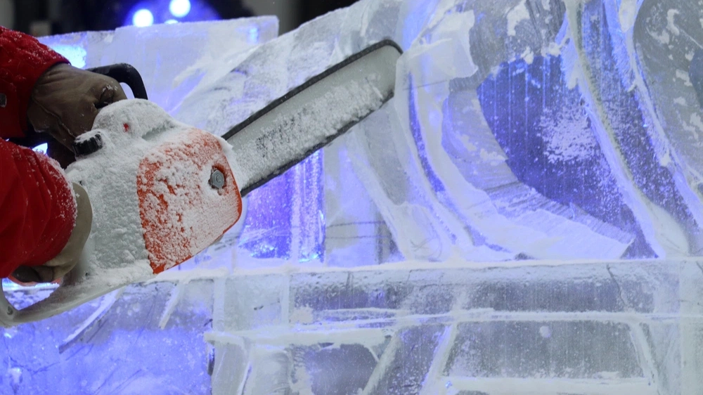 В Новом Уренгое резчики изо льда создадут «Ямал необъятный»