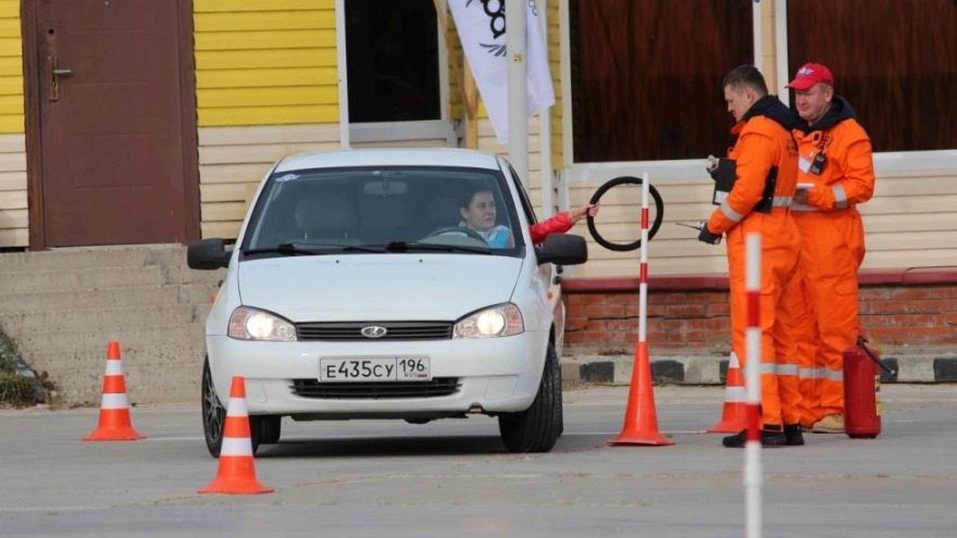 На Ямале в искусстве вождения посоревнуются женщины и подростки