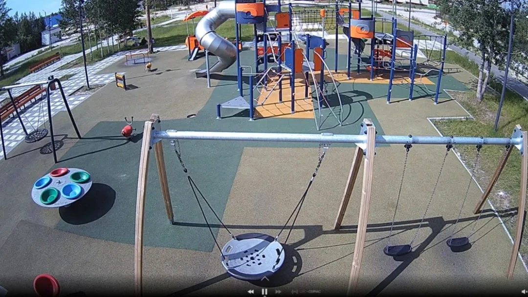 В Ноябрьске на детских площадках установили камеры видеонаблюдения