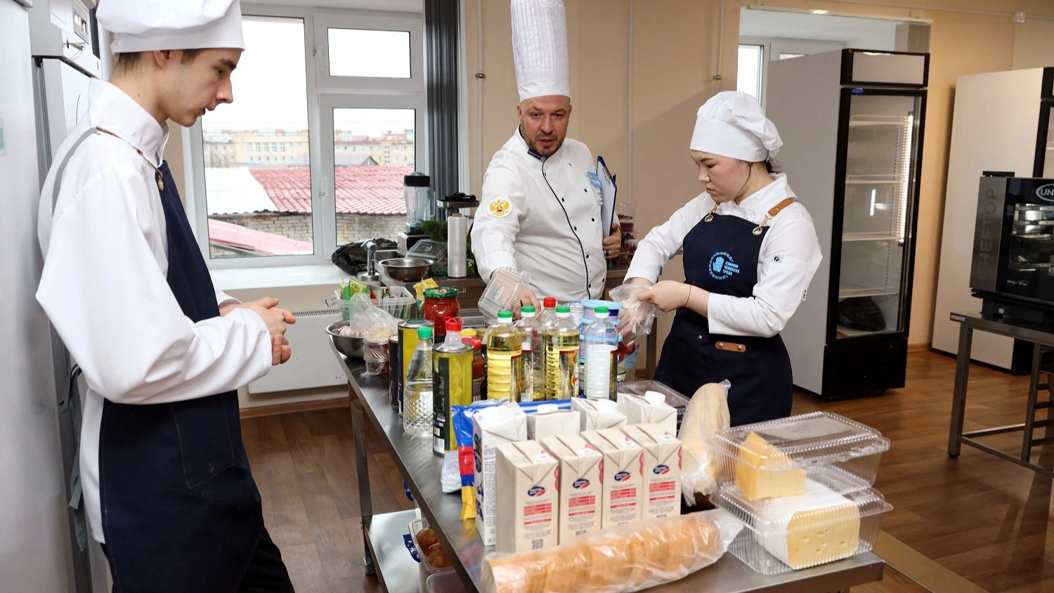 Ямальские повара готовили рыбу и оленину за призы конкурса профмастерства