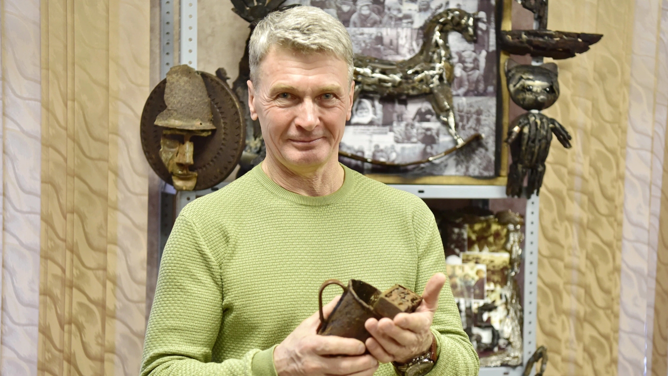 Салехардец Александр Герчес собирает скульптуры из осколков с полей сражений Великой Отечественной войны