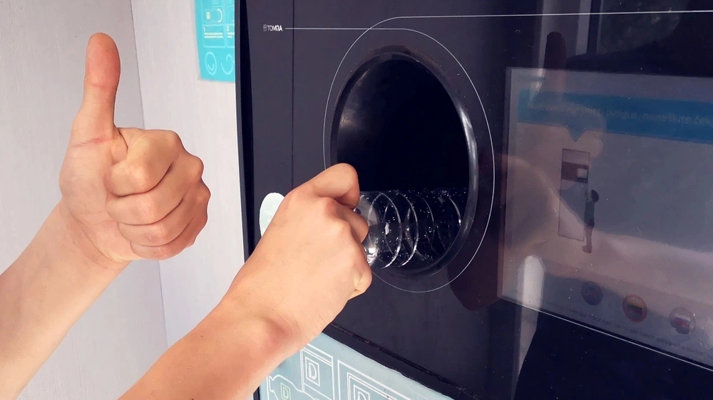 В Ноябрьске автомат примет пластиковую тару и начислит бонусы