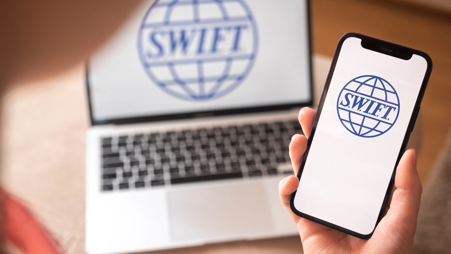 В «Тинькофф-банке» изменили условия SWIFT-переводов